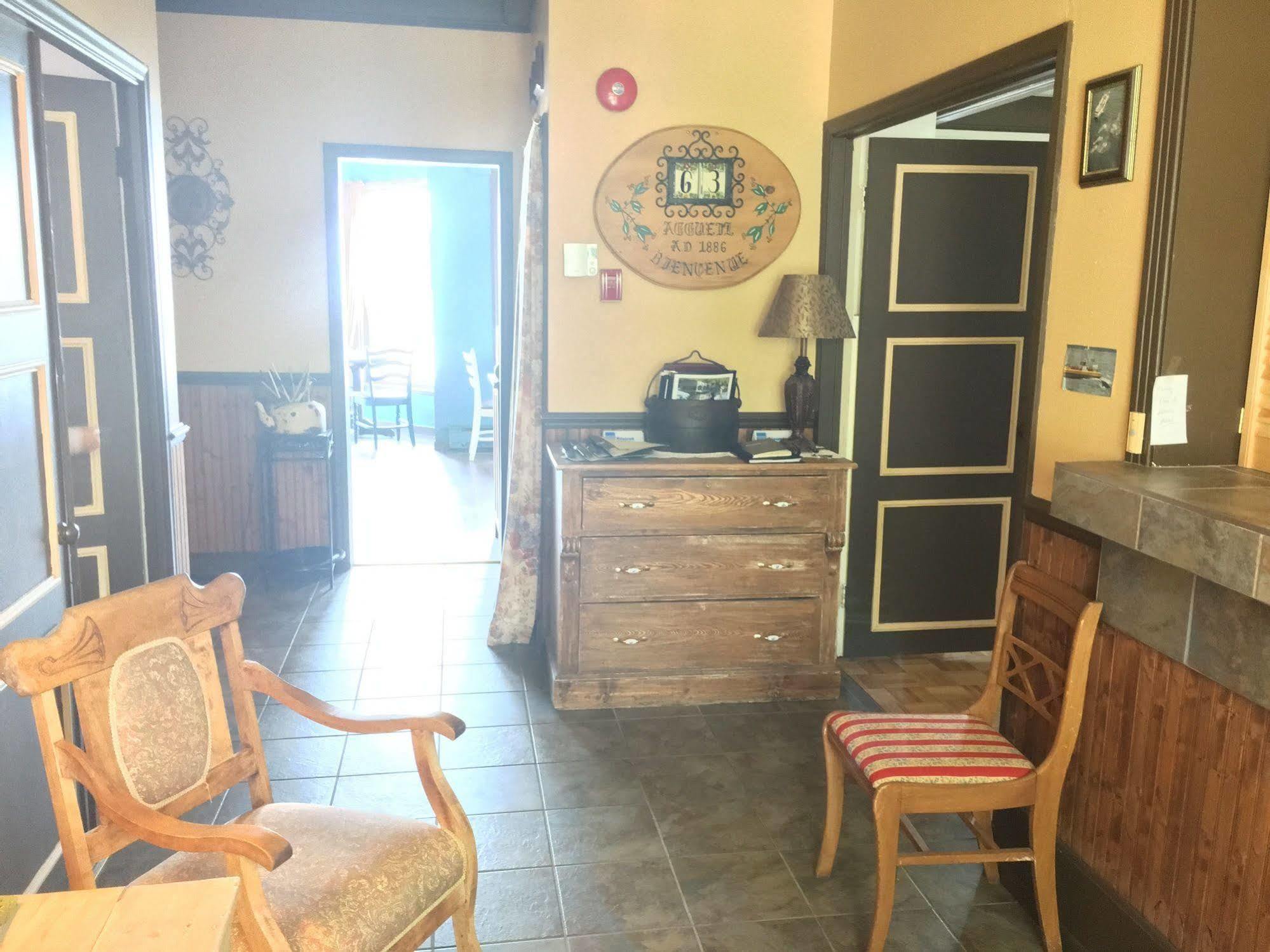 Auberge La Marmite Ла Мале Екстериор снимка
